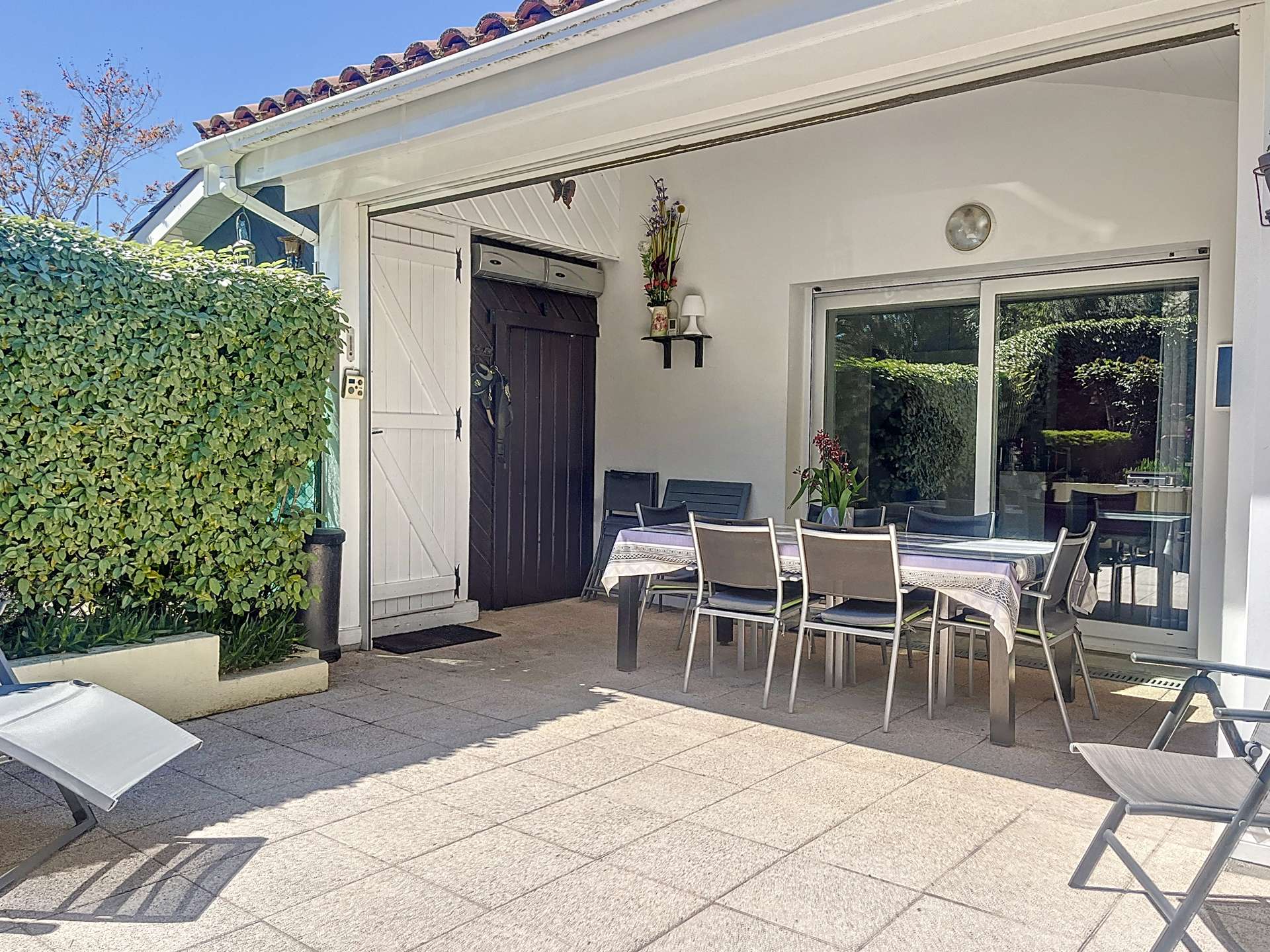 MOLIETS, maison mitoyenne au calme, proche plage