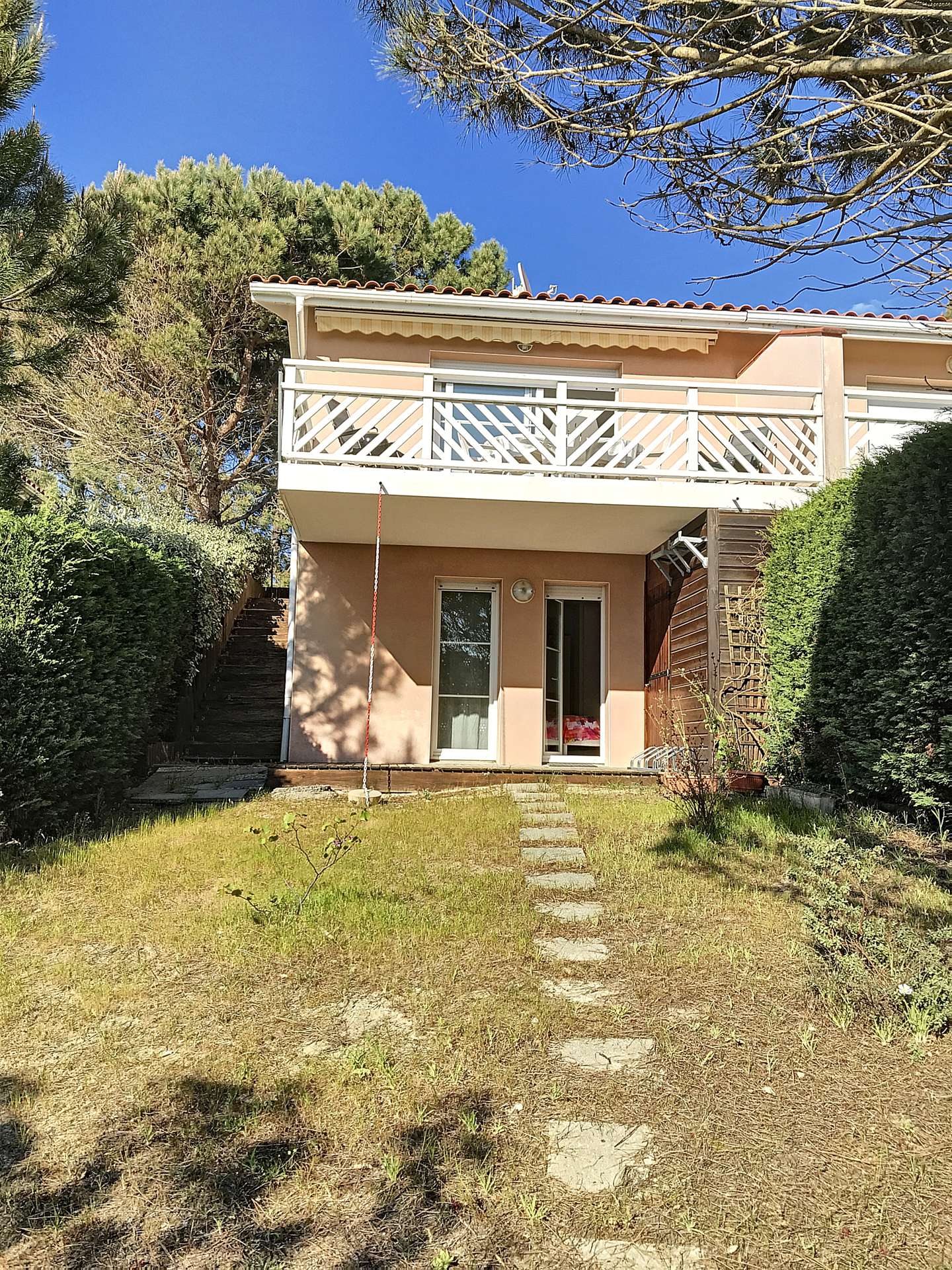 Jolie maison mitoyenne à 800 m de la plage