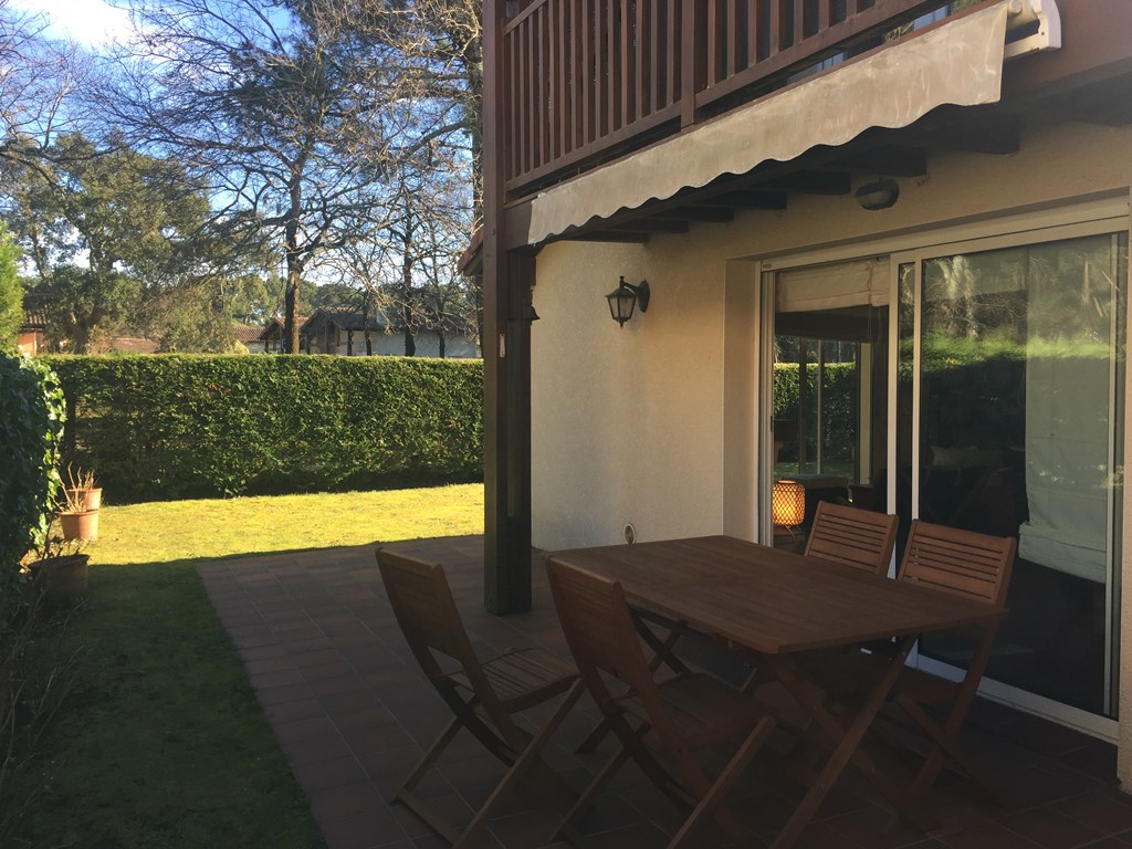SOUSTONS PLAGE, jolie maison pour 6 à 2 pas du lac