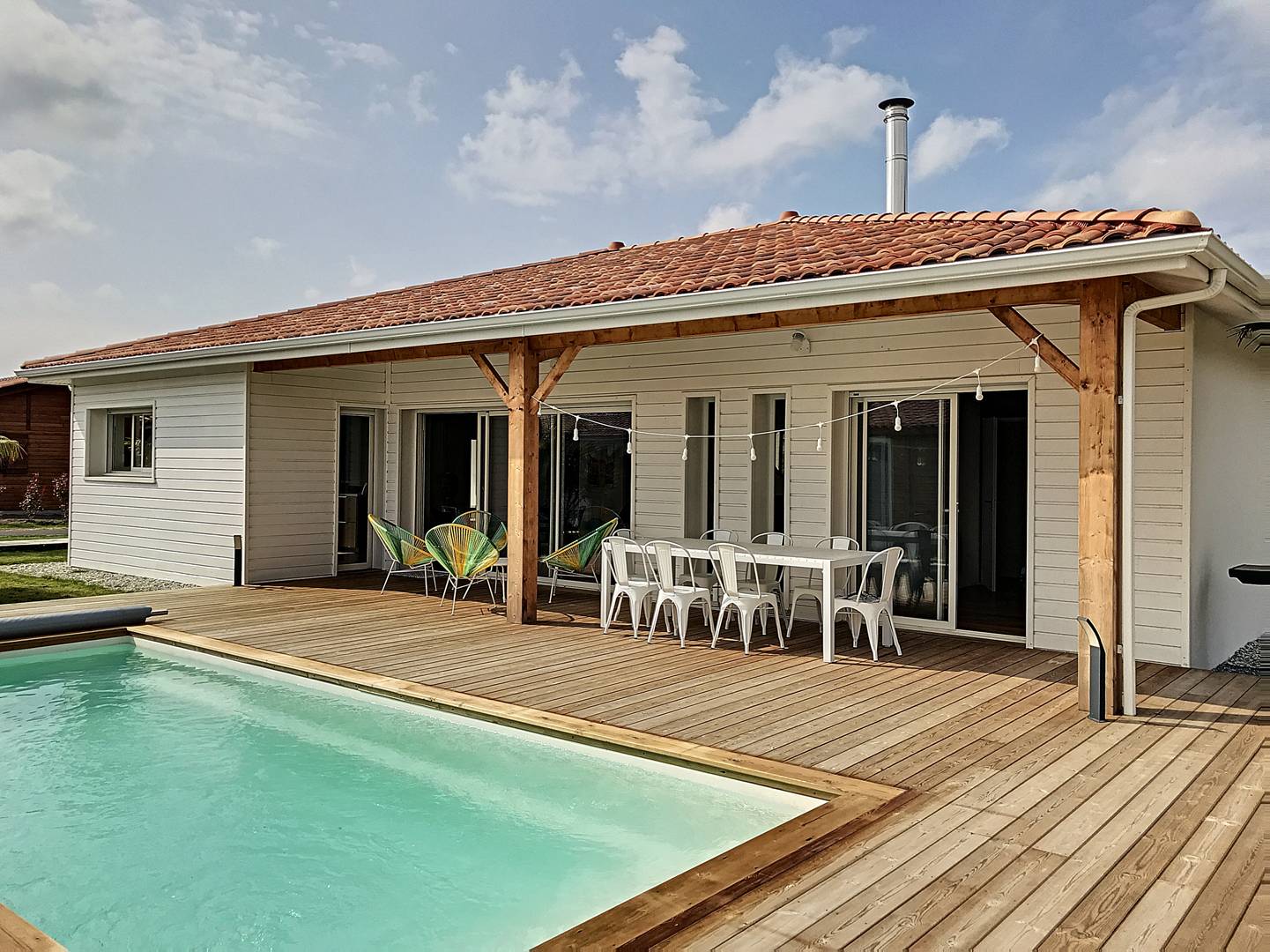 AZUR, villa 8 personnes, piscine chauffée et spa