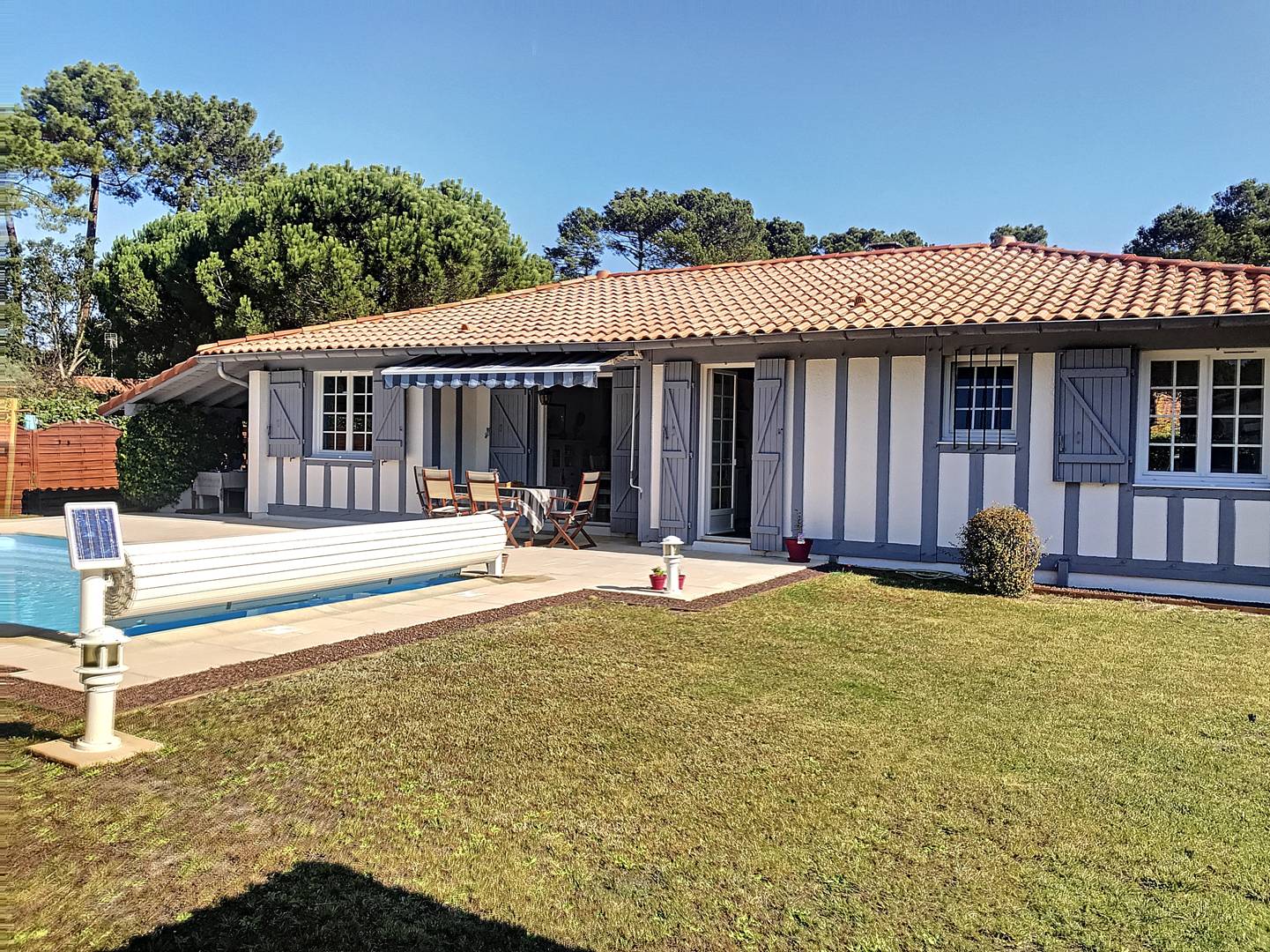 MESSANGES, jolie maison avec piscine, au calme