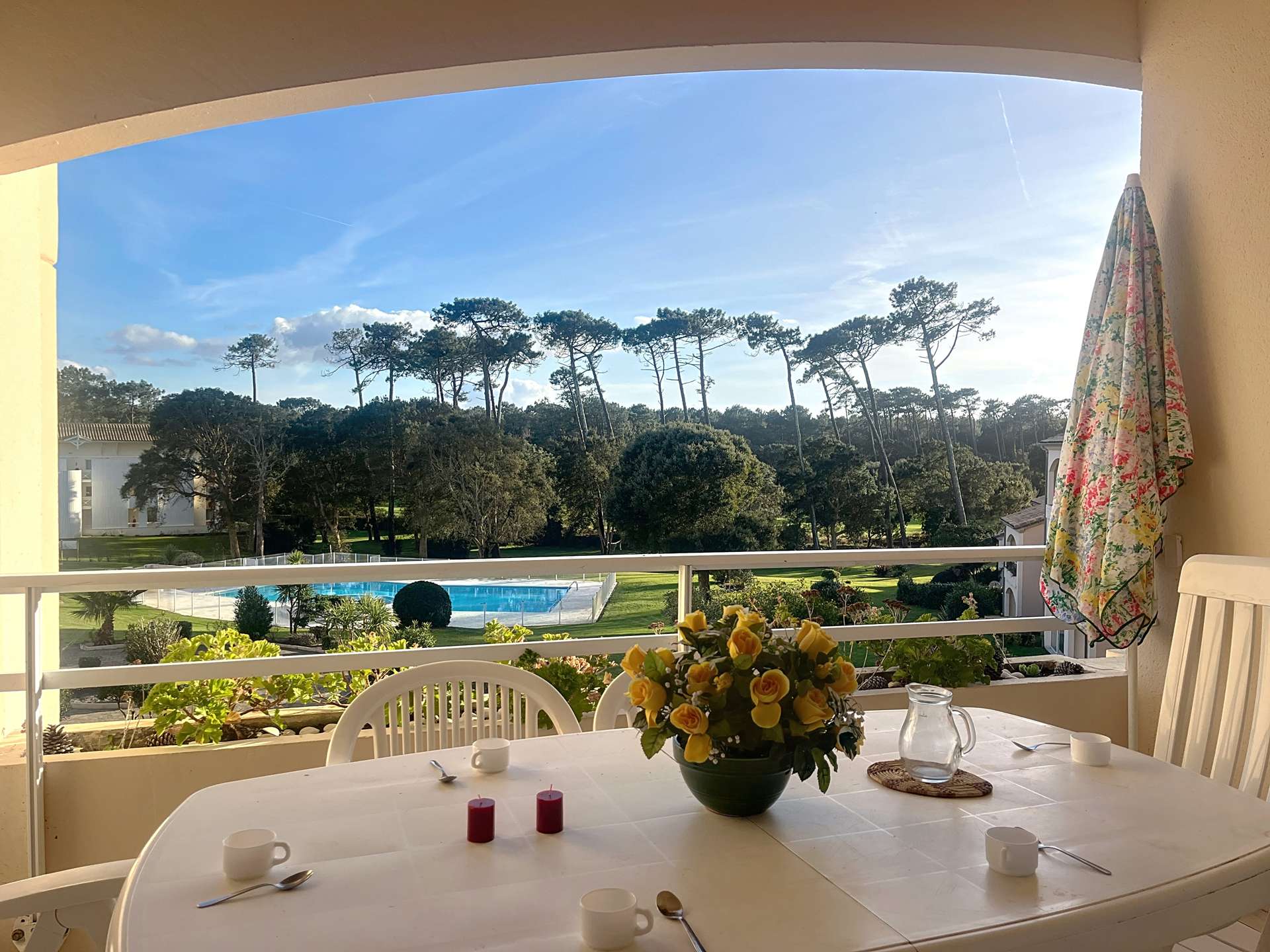 MOLIETS, appartement avec vue sur piscine et golf