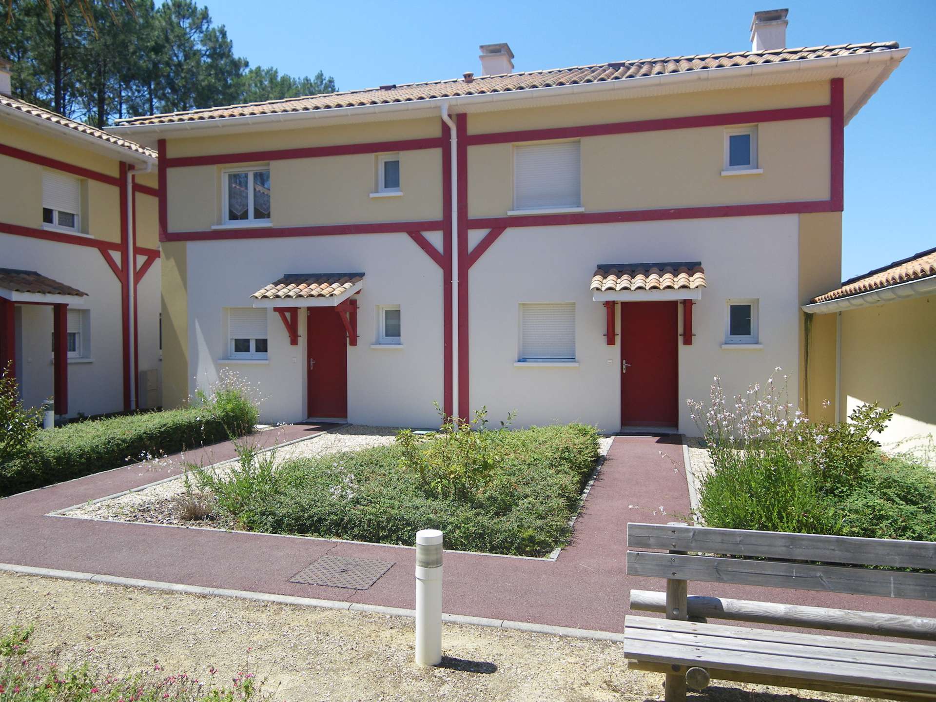MESSANGES, maisonnette T4 dans résidence calme