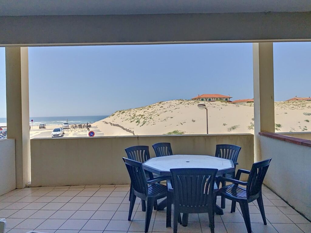 909a8aa3 918d 4237 8871 5119e29ed7c0