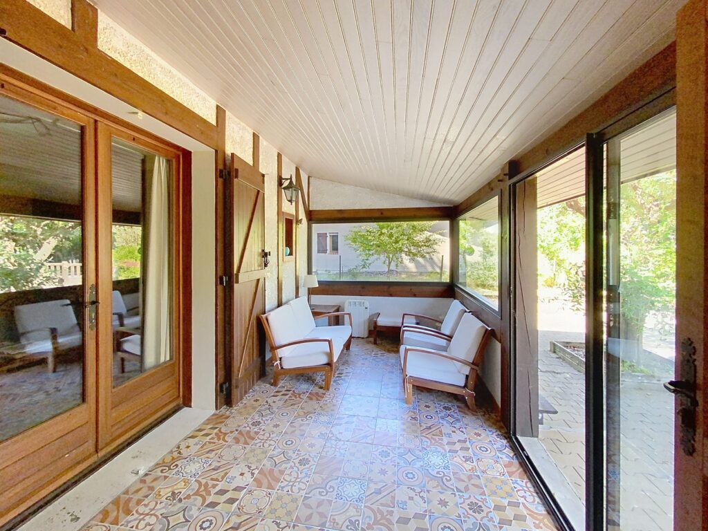 ce92d1c6 1999 4a11 9beb 4dbdaa03e718